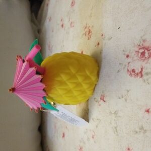 Bath & Body Works Yellow Pineapple  Pocket  back Holder